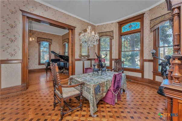 Chandelier, Interior, Piano