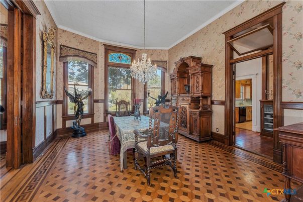 Chandelier, Dining room, Interior