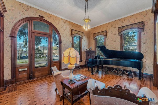 Interior, Living room, Pendant Lights, Piano, Wood Texture Flooring