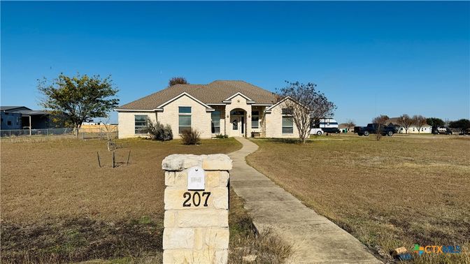 Backyard, Exterior, Facade, Ranch
