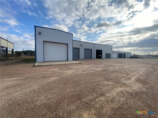 Backyard, Detached Garage, Exterior