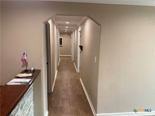 Interior, Recessed Lighting, Wood Texture Flooring