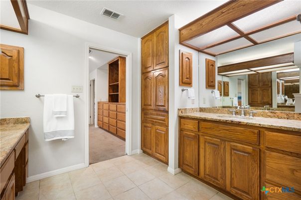 Bathroom, Dual Sink Vanities, Interior