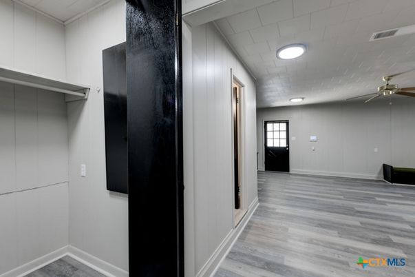 Interior, Recessed Lighting, Wood Texture Flooring