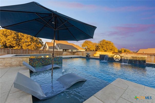 Exterior, Lake, Pool