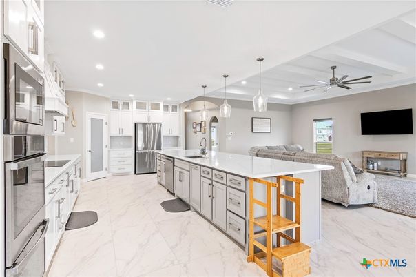 Interior, Kitchen, Living room, Marble, Pendant Lights, Recessed Lighting, Stainless Steel Appliances