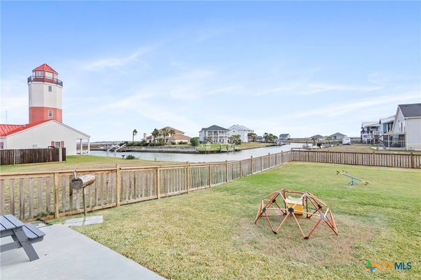 Backyard, Exterior, Water