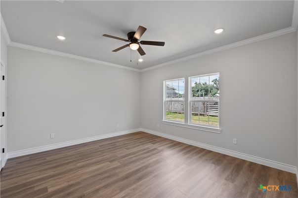 Empty room, Interior, Recessed Lighting, Wood Texture Flooring