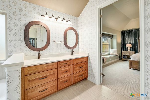 Bathroom, Bedroom, Dual Sink Vanities, Interior