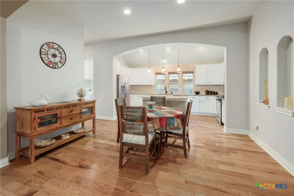 Dining room, Interior, Kitchen, Pendant Lights, Recessed Lighting, Wood Texture Flooring