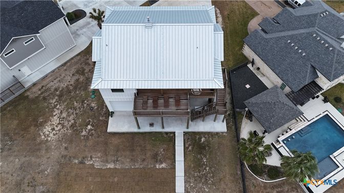 Exterior, Drone