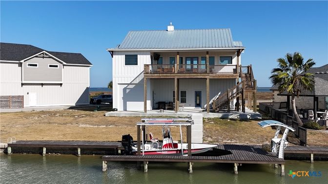 Exterior, Lake