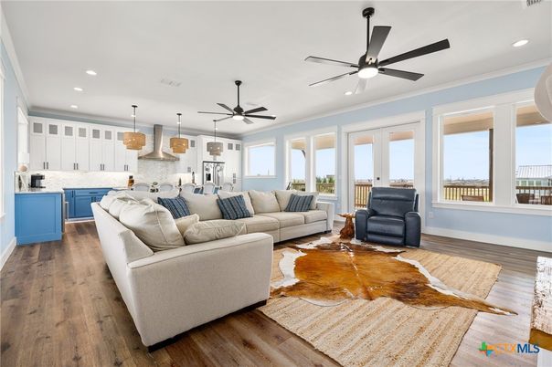 Interior, Kitchen, Living room, Pendant Lights, Recessed Lighting, Wood Texture Flooring