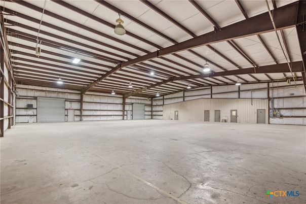 Garage, Interior, Wooden Beams