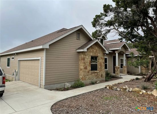 Attached, Exterior, Facade, Ranch
