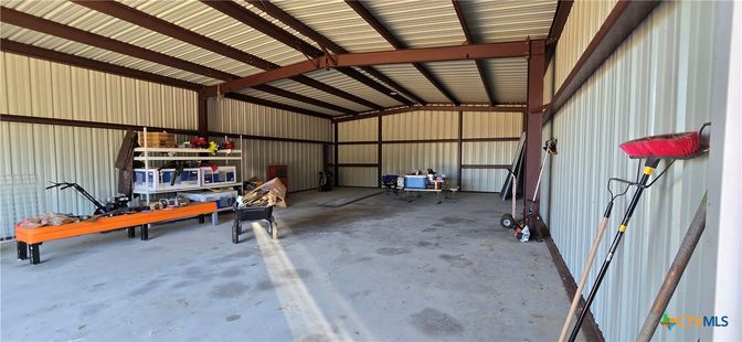 Garage, Interior