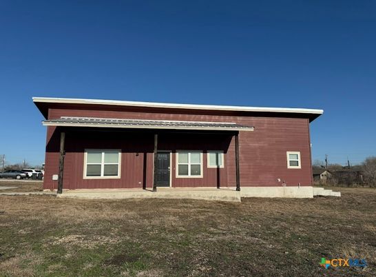 Backyard, Exterior, Facade, Modern