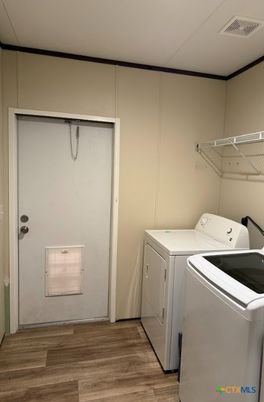 Interior, Washer, Wood Texture Flooring