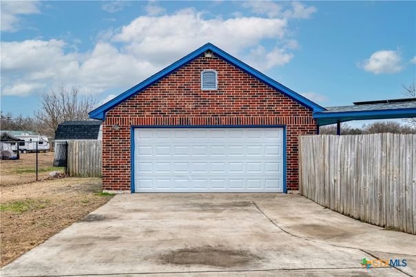Detached Garage, Exterior
