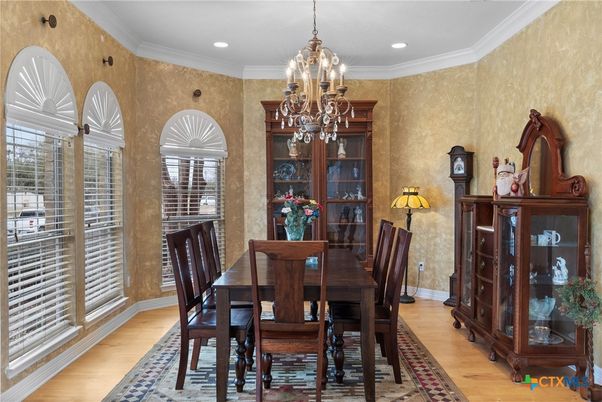 Chandelier, Dining room, Interior, Recessed Lighting, Wood Texture Flooring