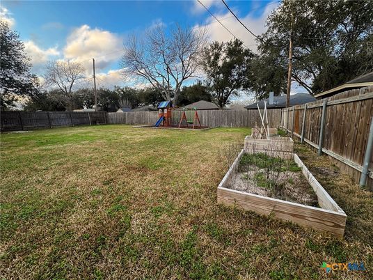 Backyard, Exterior, Playground