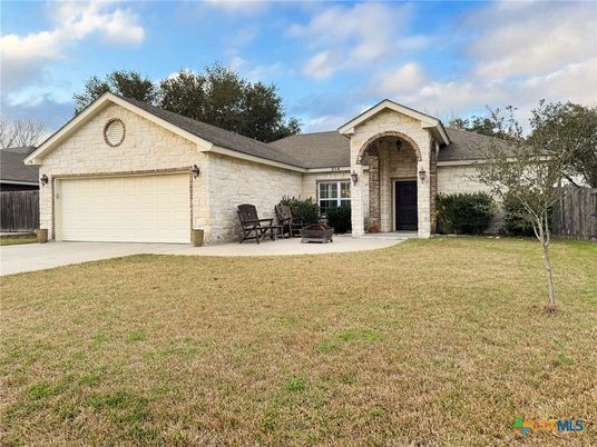 Attached, Backyard, Exterior, Facade, Ranch