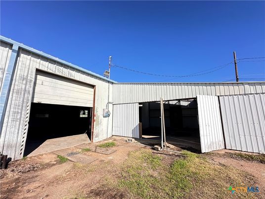 Detached Garage, Exterior