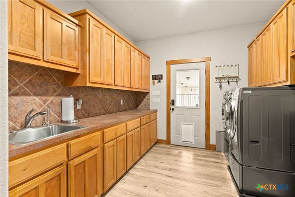 Interior, Kitchen, Washer, Wood Texture Flooring