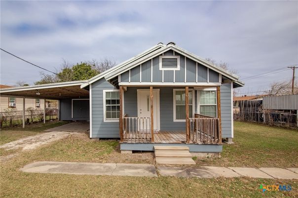 Exterior, Facade, American Craftsman