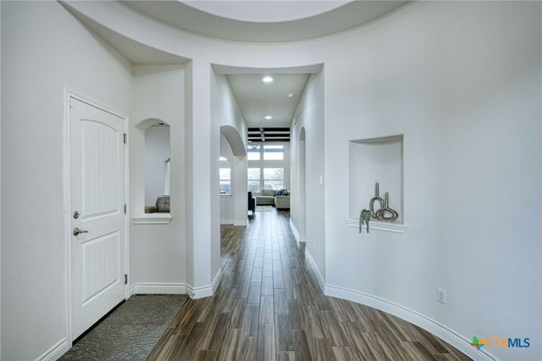 Interior, Recessed Lighting, Wood Texture Flooring