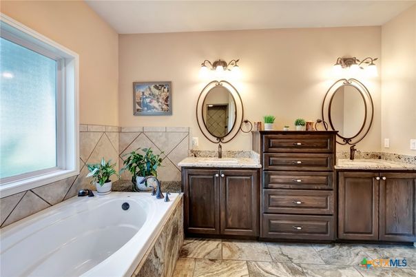 Bathroom, Dual Sink Vanities, Interior