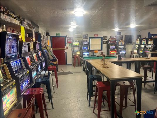 Game Room, Interior