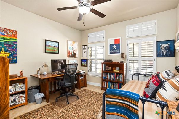 Home Office, Interior