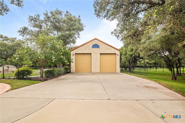 Detached Garage, Exterior