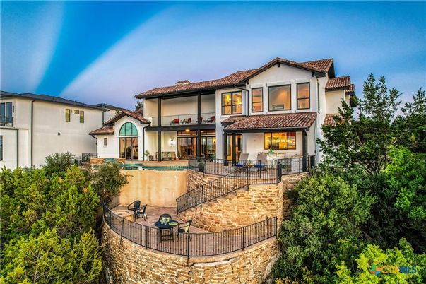 Exterior, Facade, Pool, Mediterranean