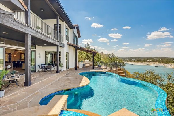 Exterior, Pool, Water
