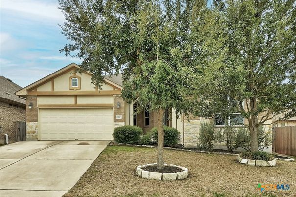 Attached, Exterior, Facade, Brick Facade, Ranch