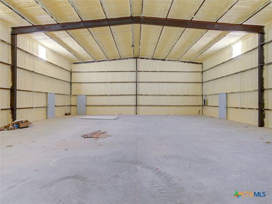 Garage, Interior, Wooden Beams