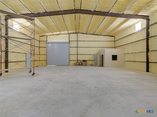 Garage, Interior, Wooden Beams