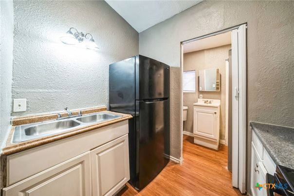 Interior, Kitchen, Washer, Wood Texture Flooring