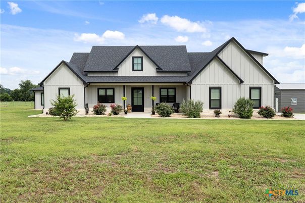 Backyard, Exterior, Facade, Farmhouse