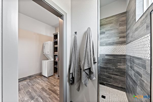 Interior, Walk-in Closets, Wood Texture Flooring