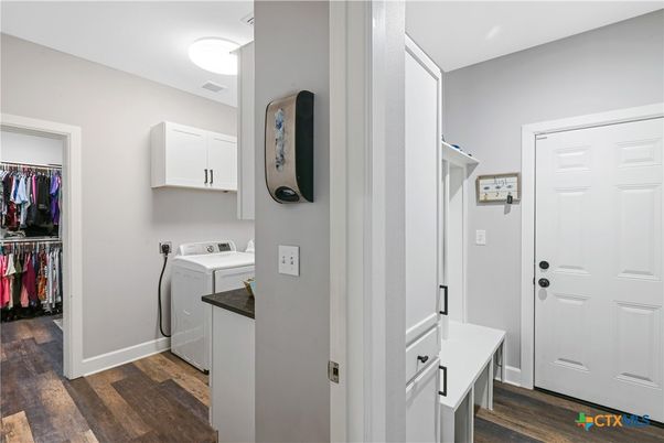 Interior, Washer, Wood Texture Flooring