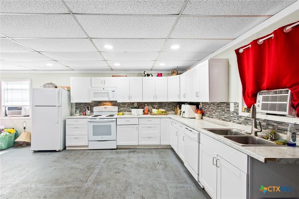 Interior, Kitchen, Recessed Lighting