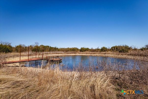 Exterior, Lake