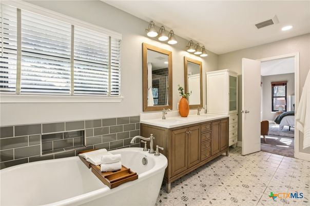 Bathroom, Dual Sink Vanities, Free Standing Baths, Interior, Recessed Lighting