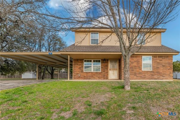 Exterior, Facade, Brick Facade, Split Level