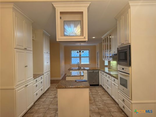 Dining room, Interior, Kitchen, Recessed Lighting