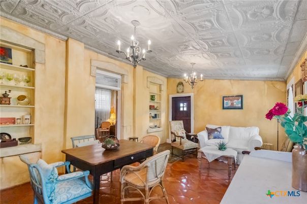 Chandelier, Dining room, Interior, Living room