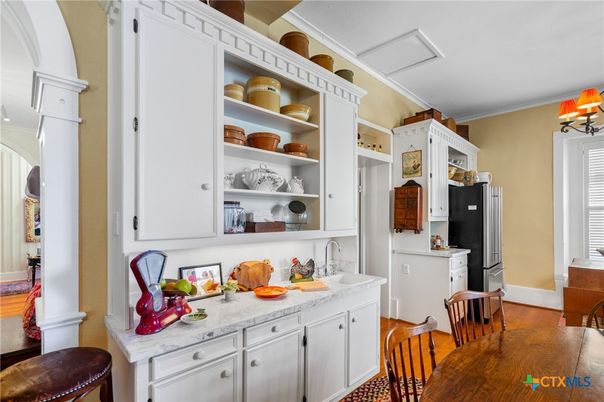 Chandelier, Interior, Kitchen, Wood Texture Flooring